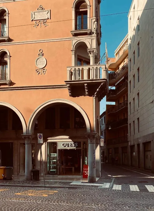 Hotel Dimora Del Teatro Treviso 2*,